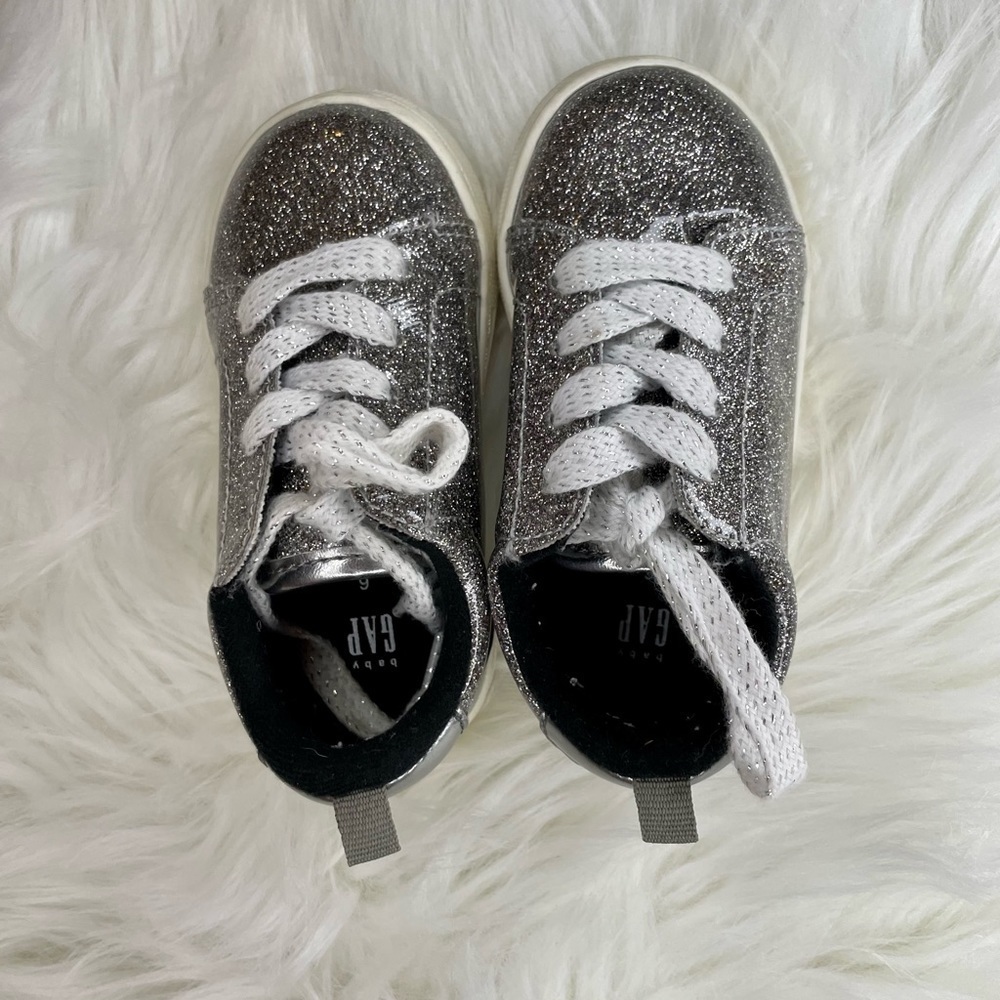 Gap - Platinum Sparkle Sneakers - Toddler Size 6 - Picture 2 of 6